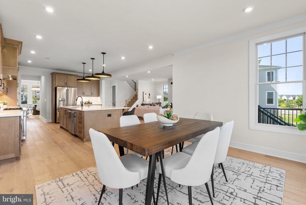 1002 Kalaris Pl SE