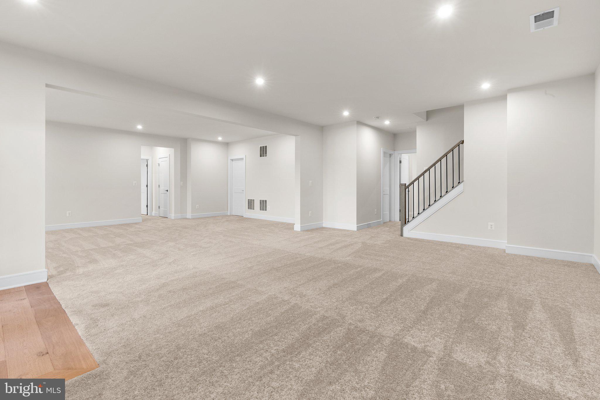 1002 Kalaris Pl SE