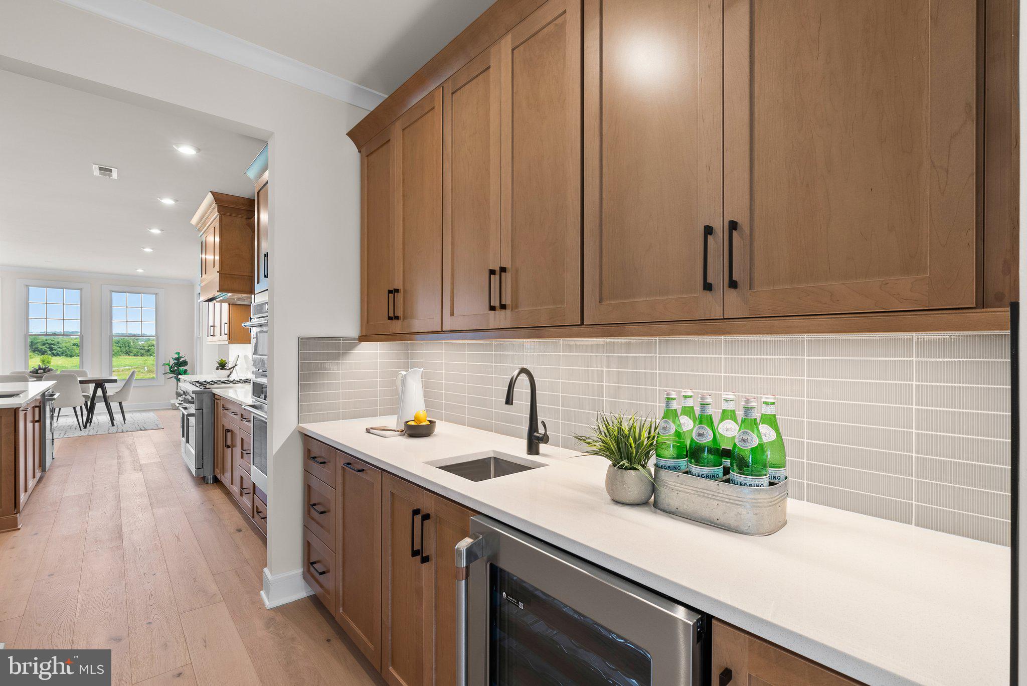 1002 Kalaris Pl SE