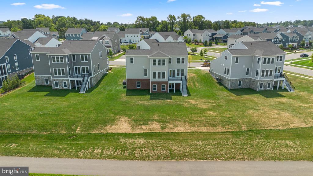 1002 Kalaris Pl SE