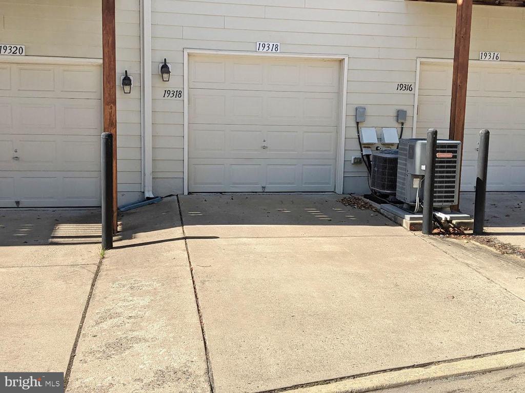 19318 DIAMOND LAKE DR