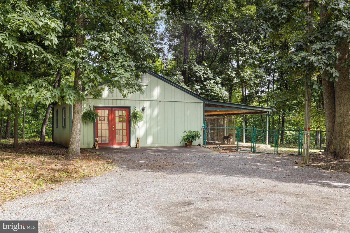 39233 Foxhill Rd