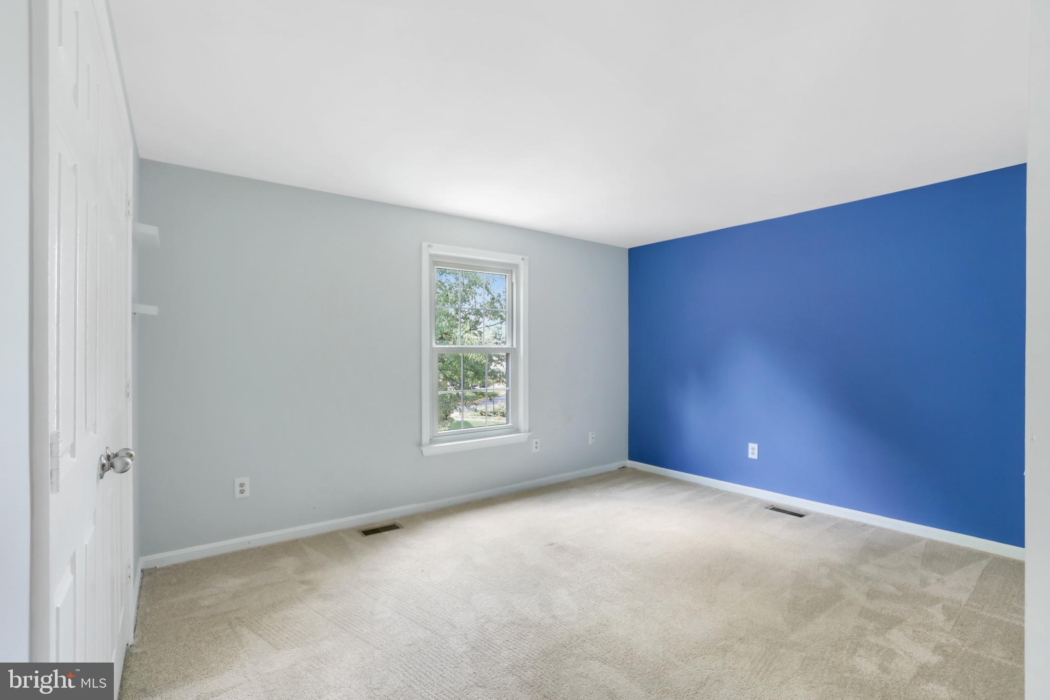 21143 Crocus Ter
