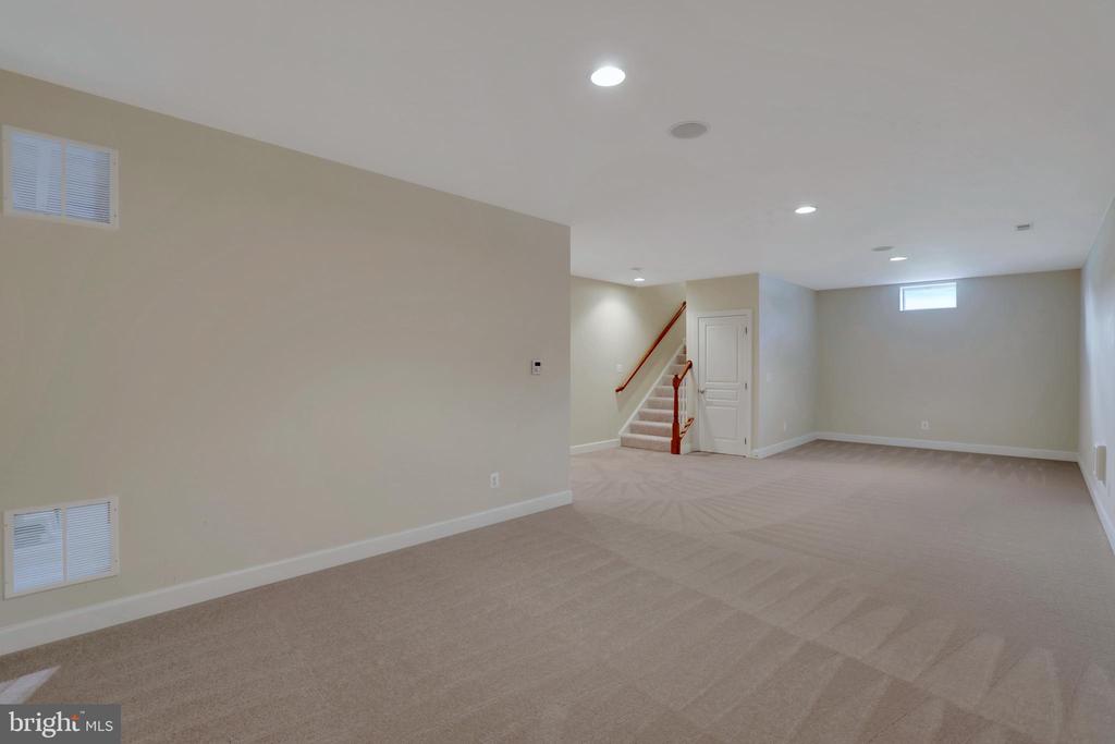 22417 Aging Oak Dr
