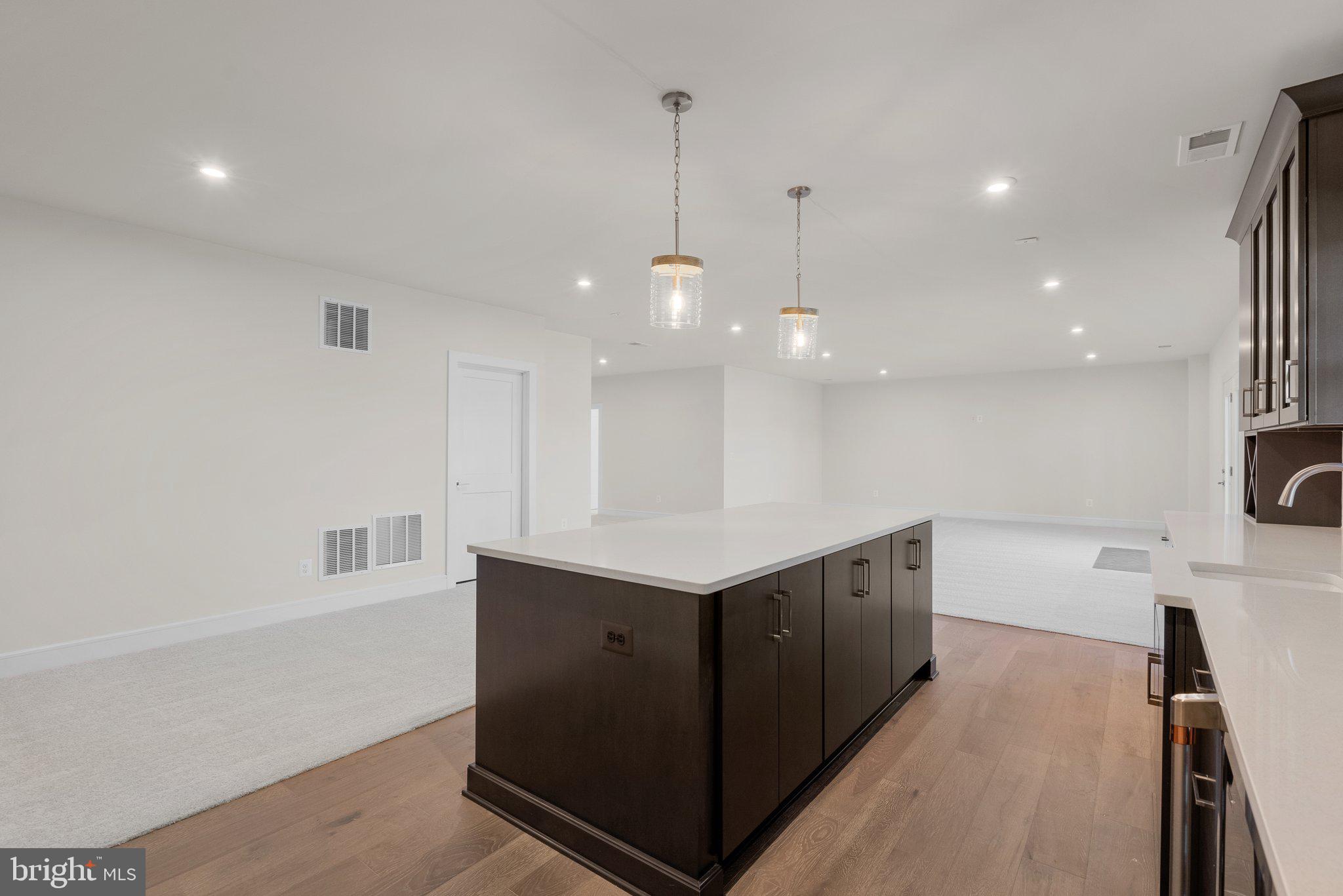 1022 Kalaris Pl SE