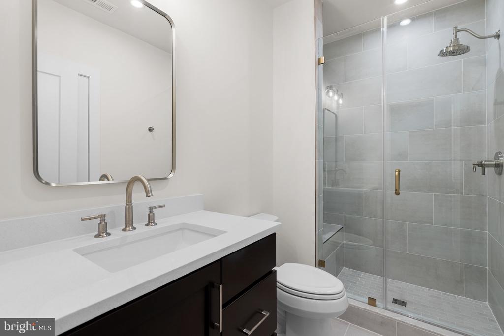 1022 Kalaris Pl SE