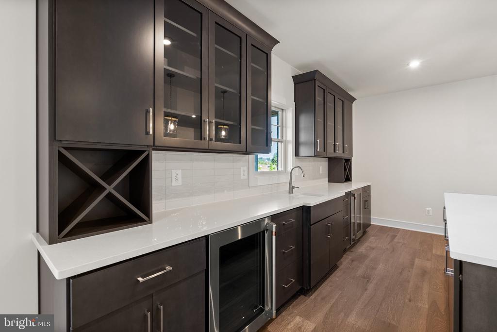 1022 Kalaris Pl SE