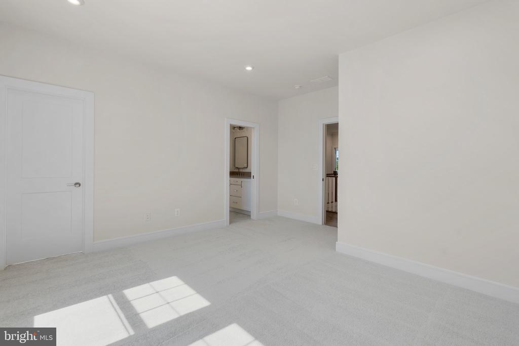 1022 Kalaris Pl SE