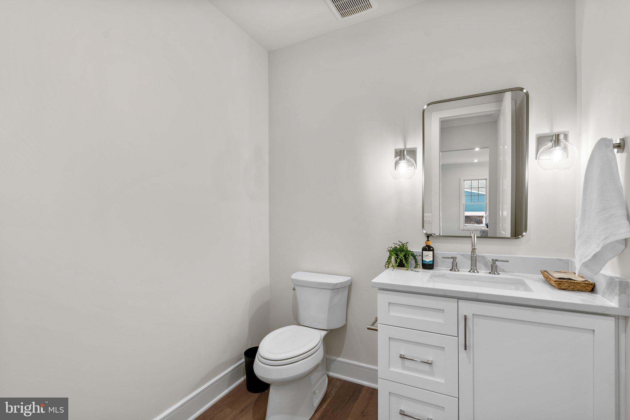 1022 Kalaris Pl SE