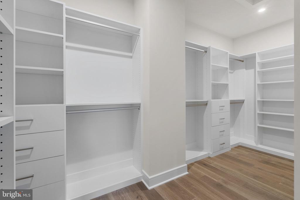 1022 Kalaris Pl SE