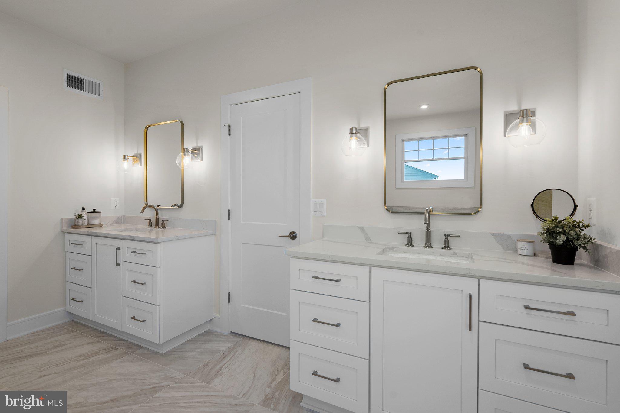 1022 Kalaris Pl SE