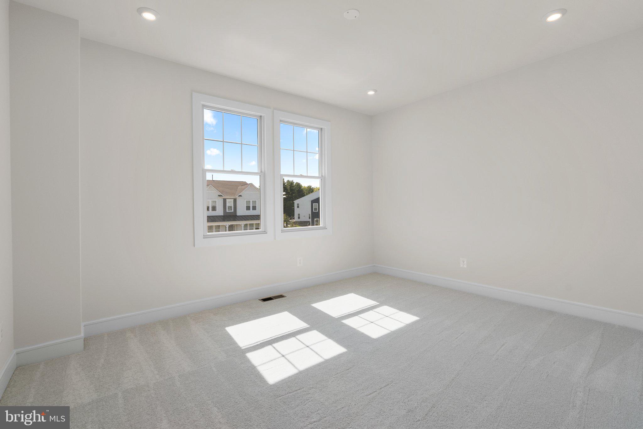 1022 Kalaris Pl SE