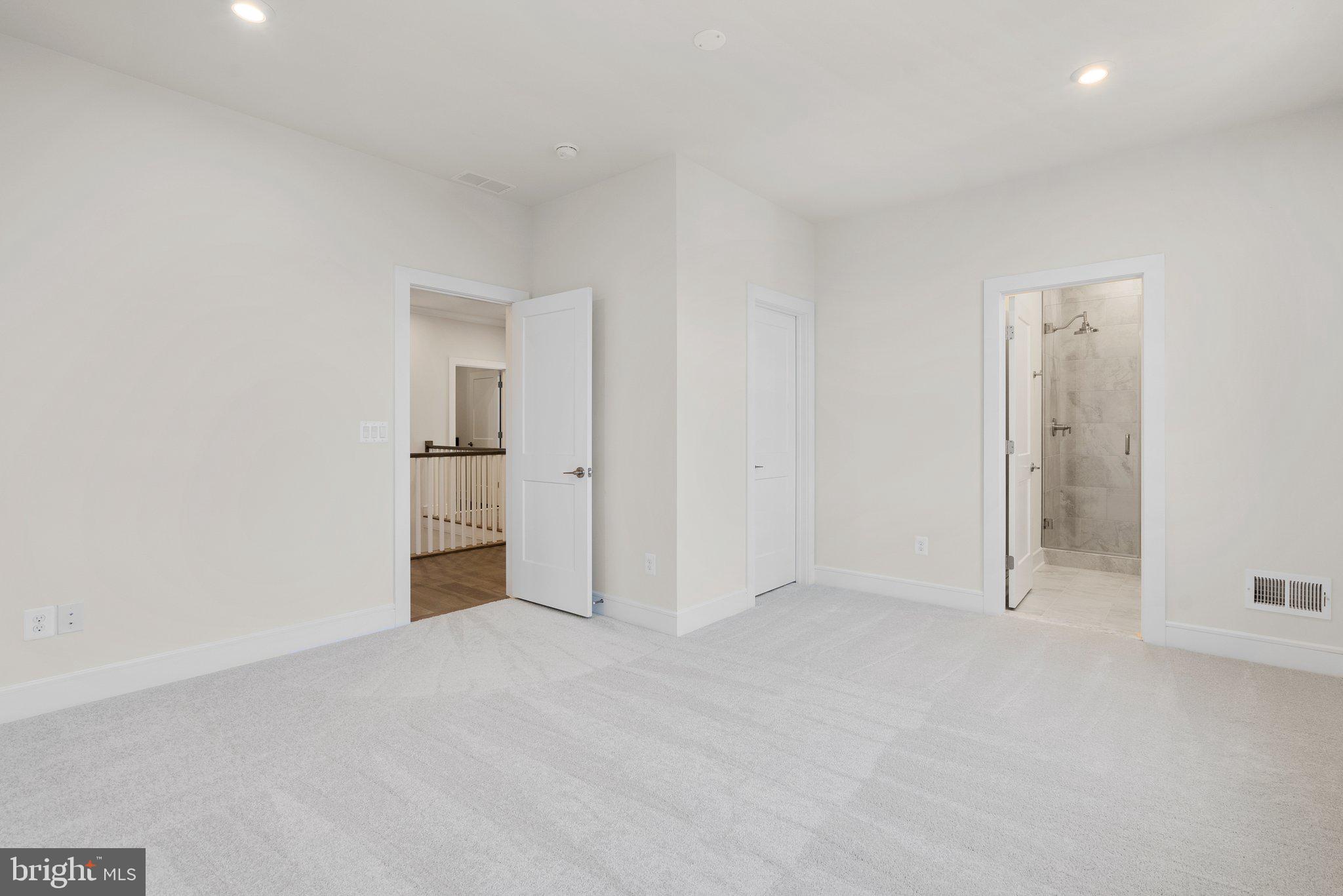 1022 Kalaris Pl SE