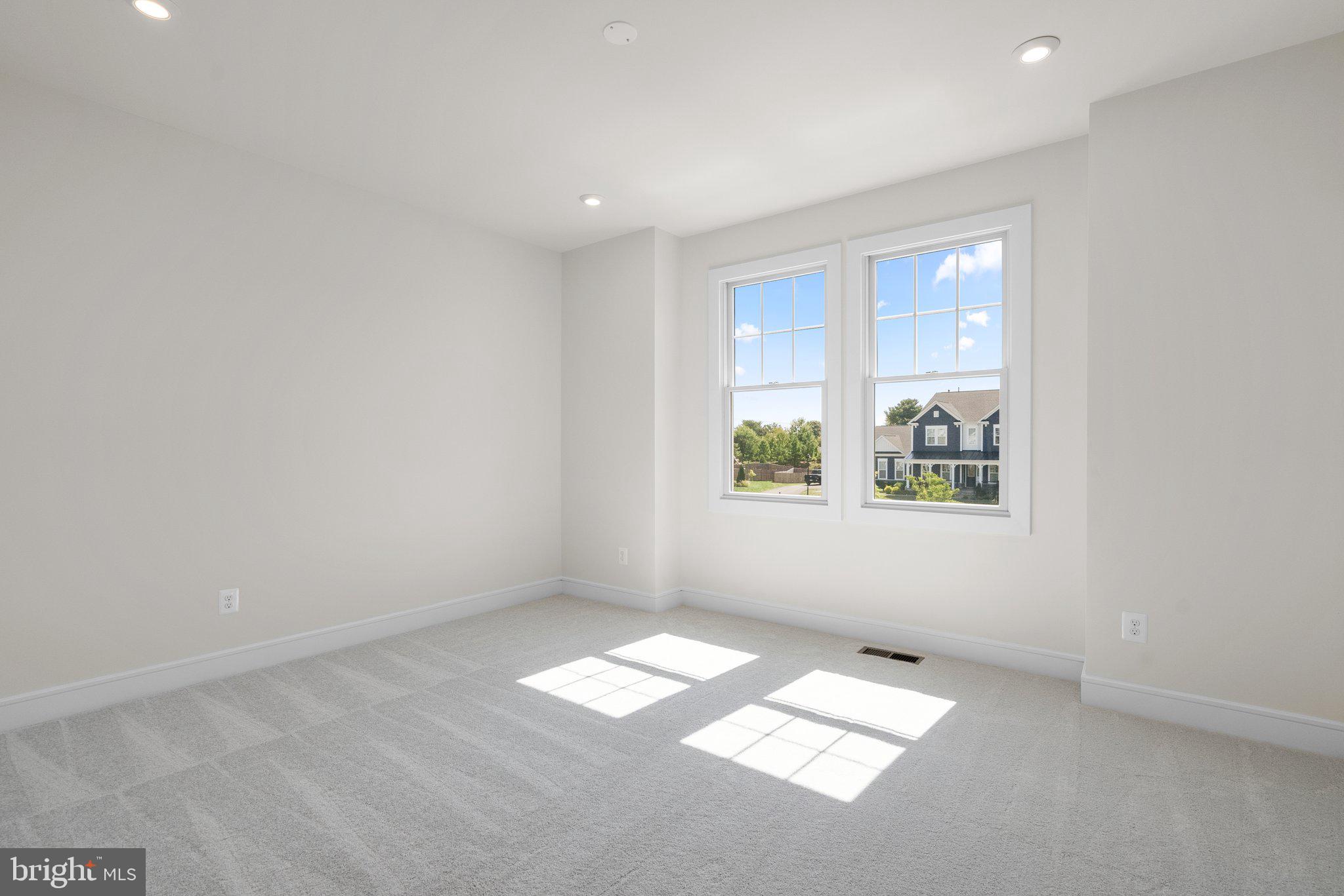 1022 Kalaris Pl SE