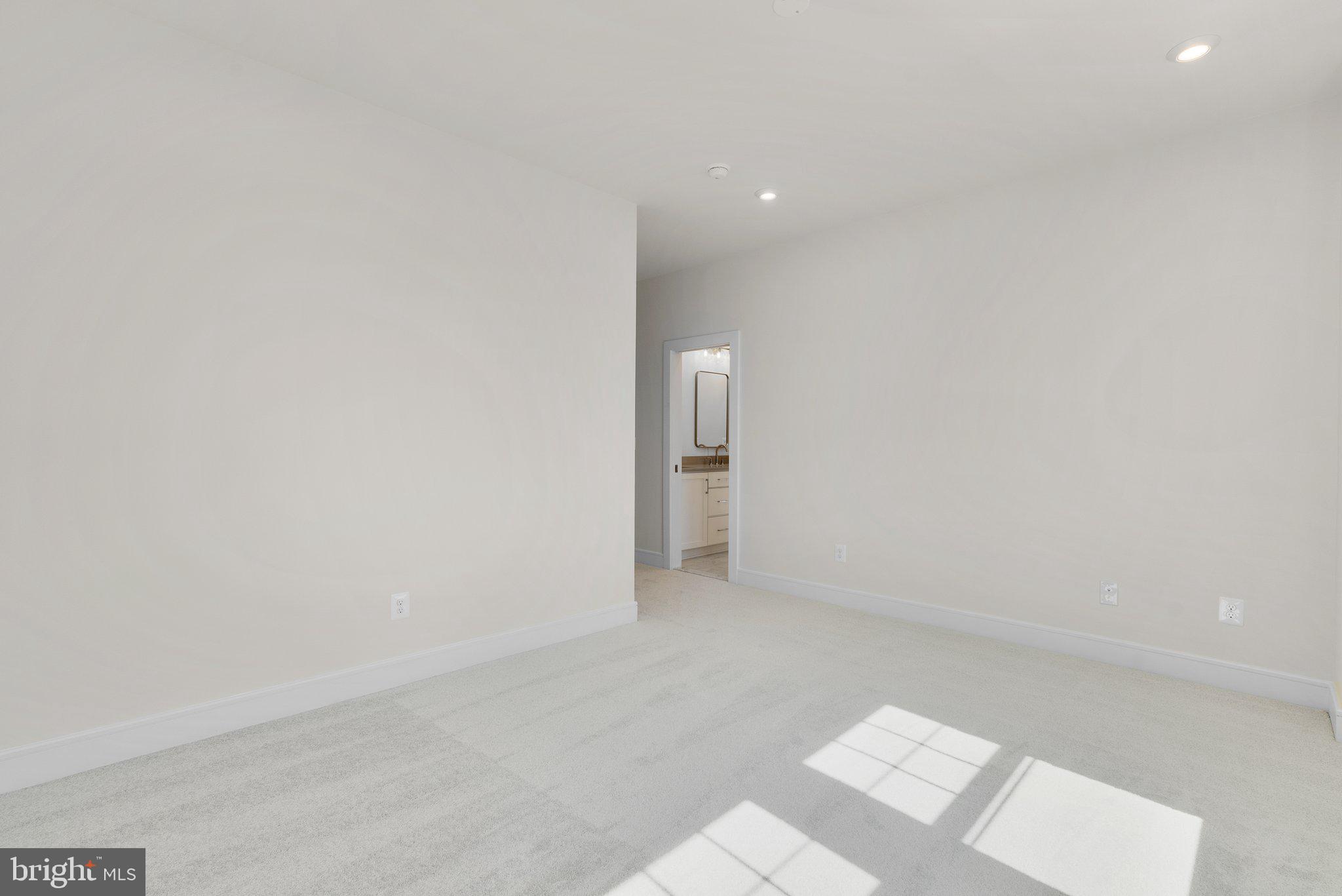 1022 Kalaris Pl SE