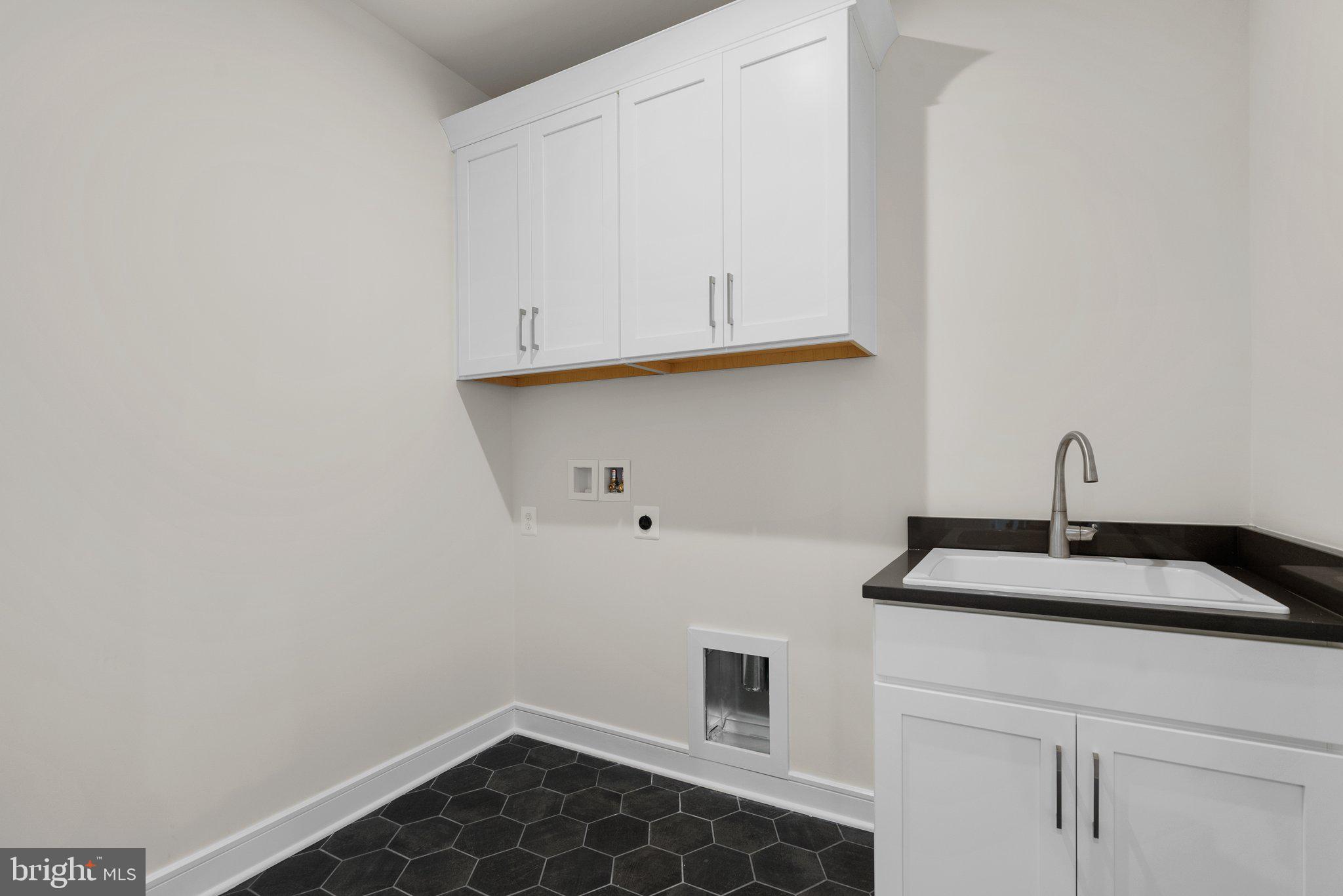 1022 Kalaris Pl SE