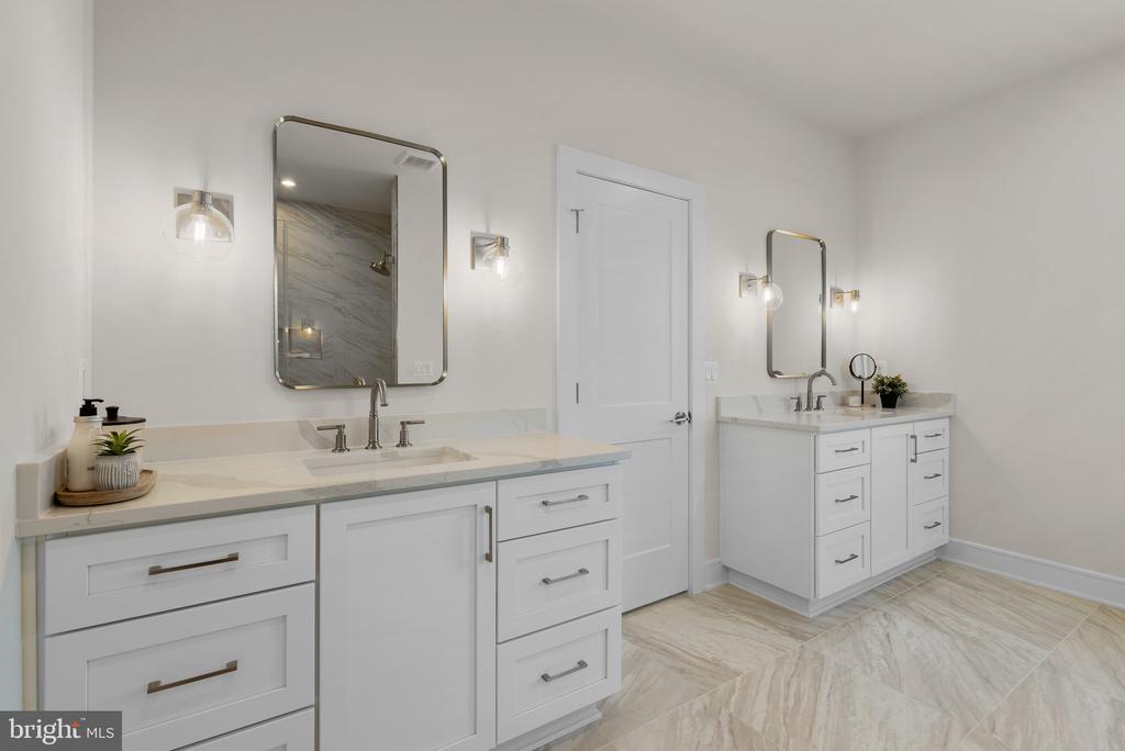 1022 Kalaris Pl SE
