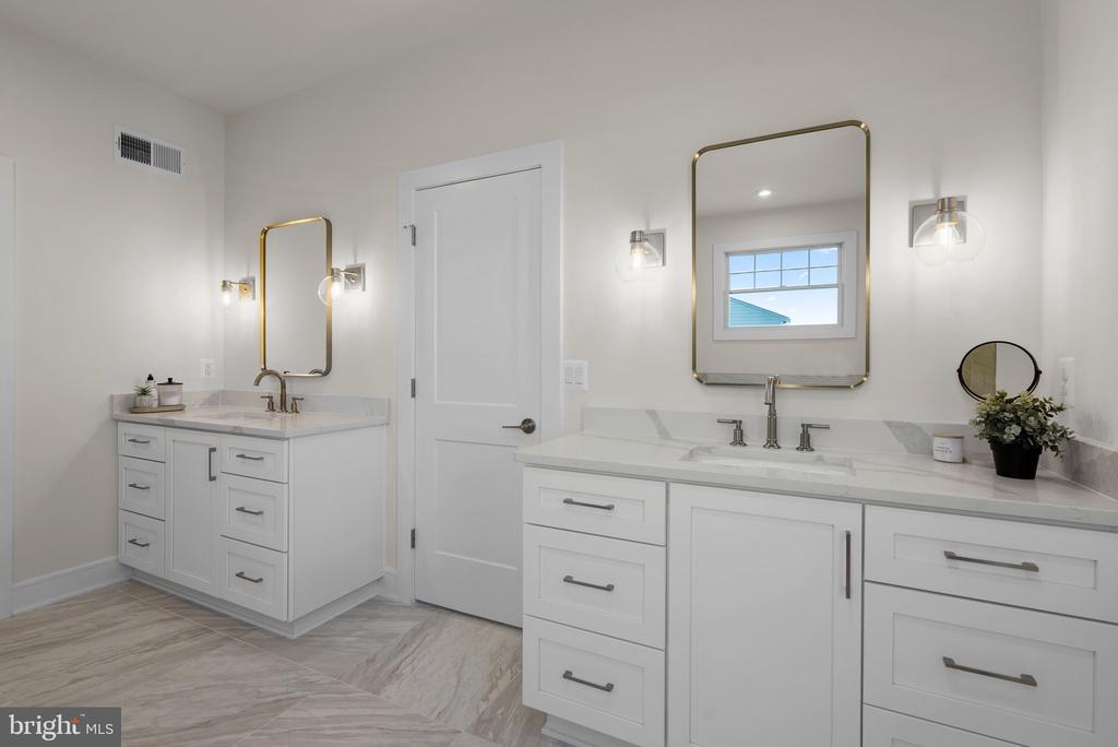 1022 Kalaris Pl SE