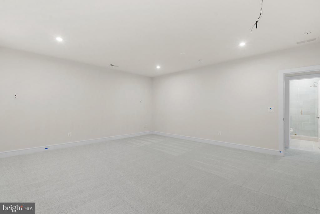 1022 Kalaris Pl SE