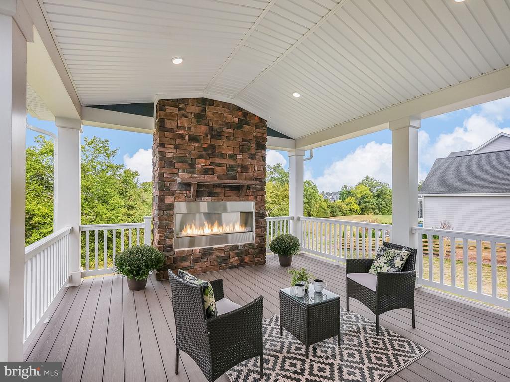 23438 Perry Knoll Ct
