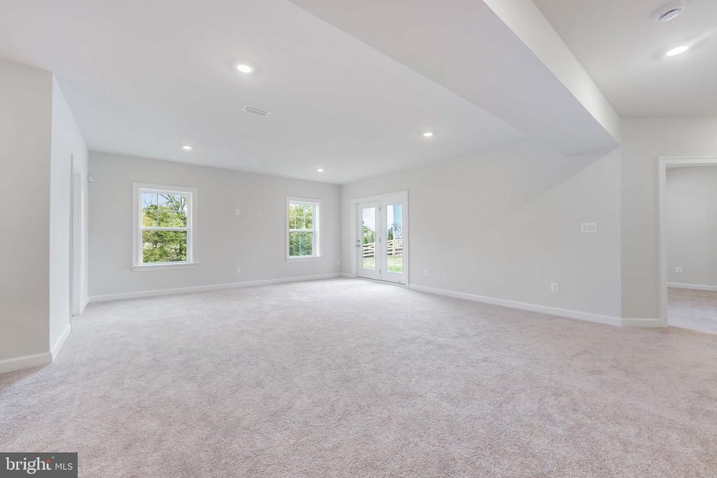 23438 Perry Knoll Ct