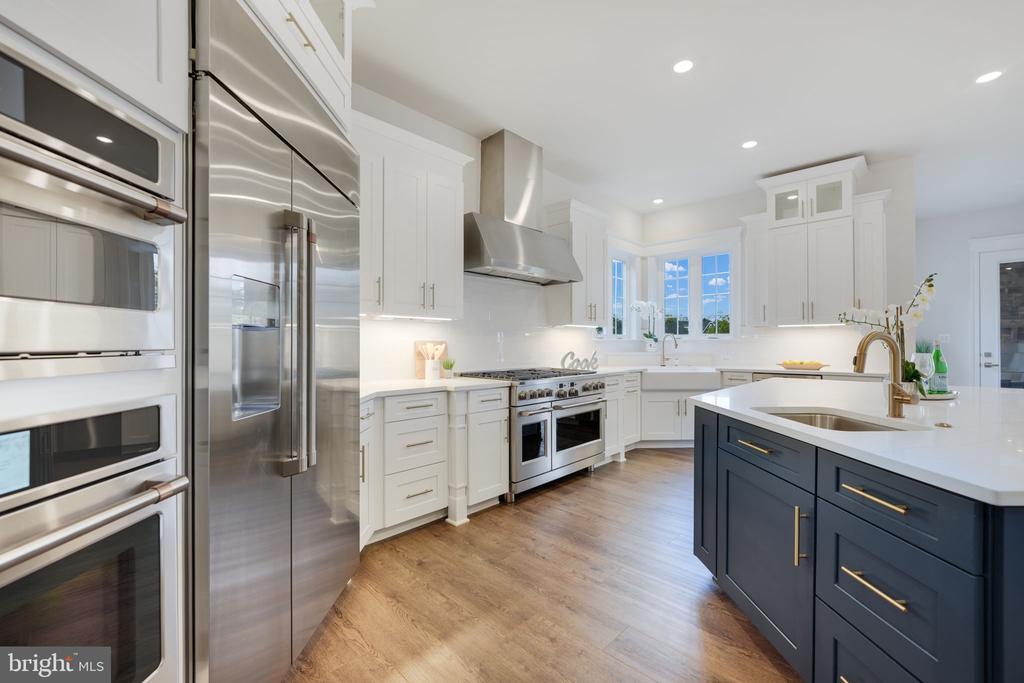 23438 Perry Knoll Ct