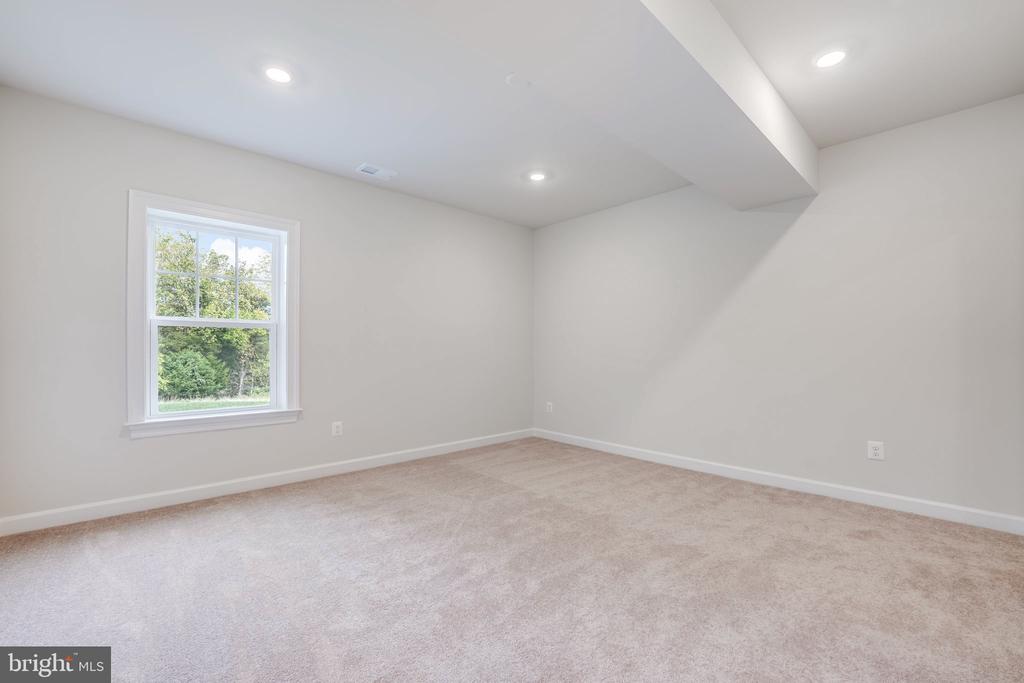 23438 Perry Knoll Ct