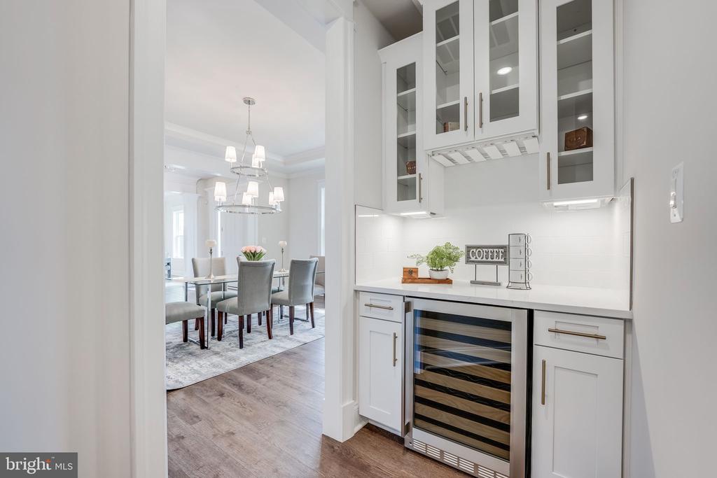 23438 Perry Knoll Ct