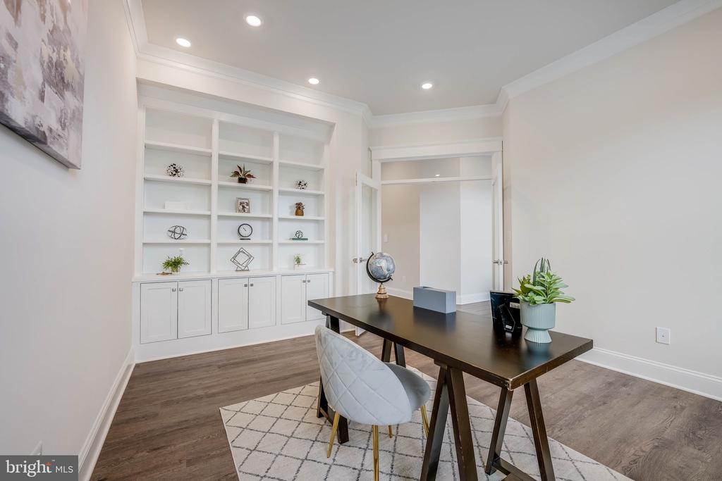 23438 Perry Knoll Ct