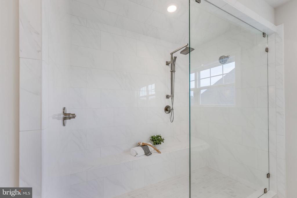 23438 Perry Knoll Ct