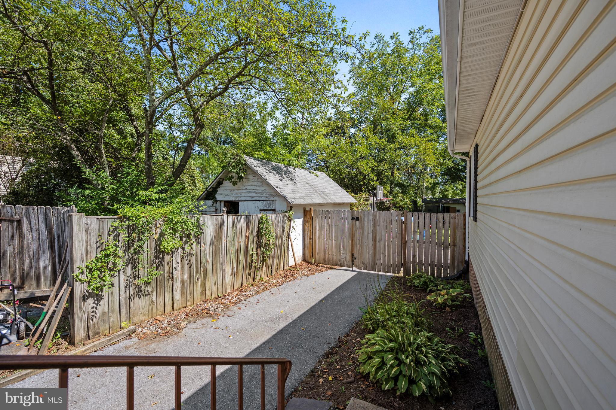 412 S Maple Ave