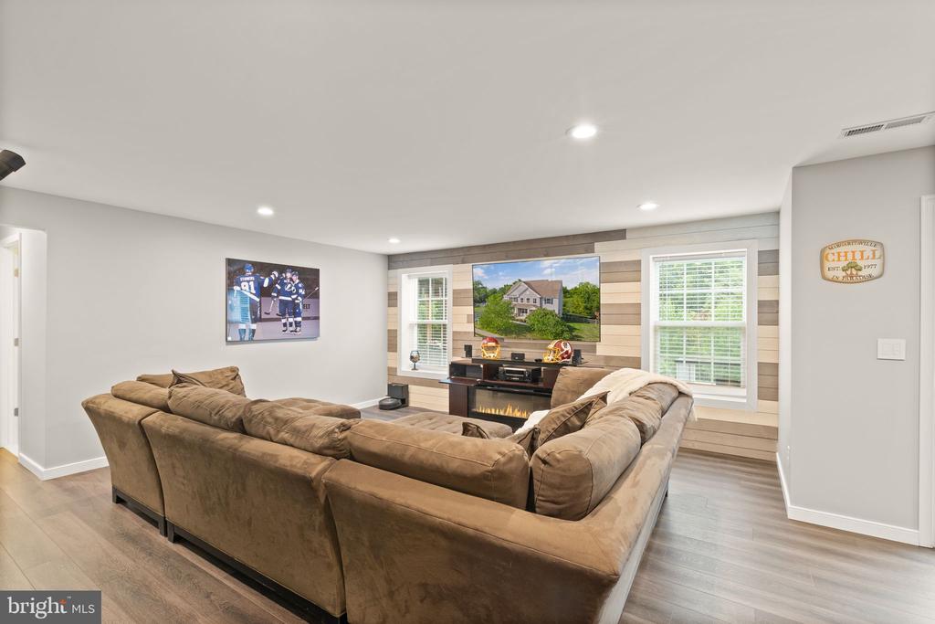 13421 Arcadian Dr