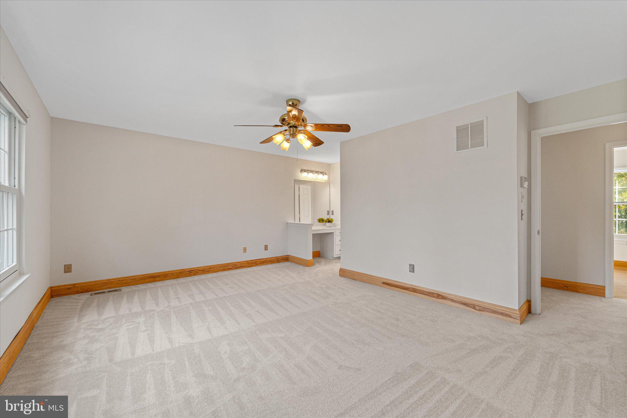 209 Foxborough Dr SW