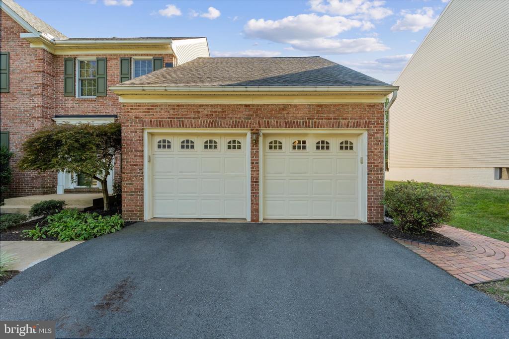 209 Foxborough Dr SW