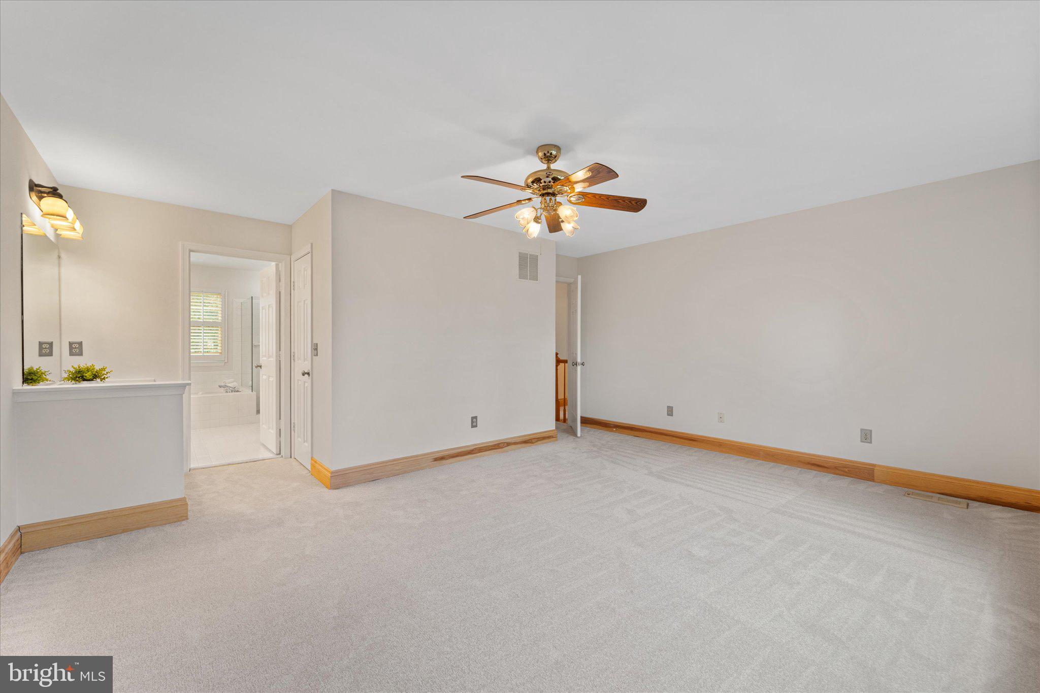 209 Foxborough Dr SW