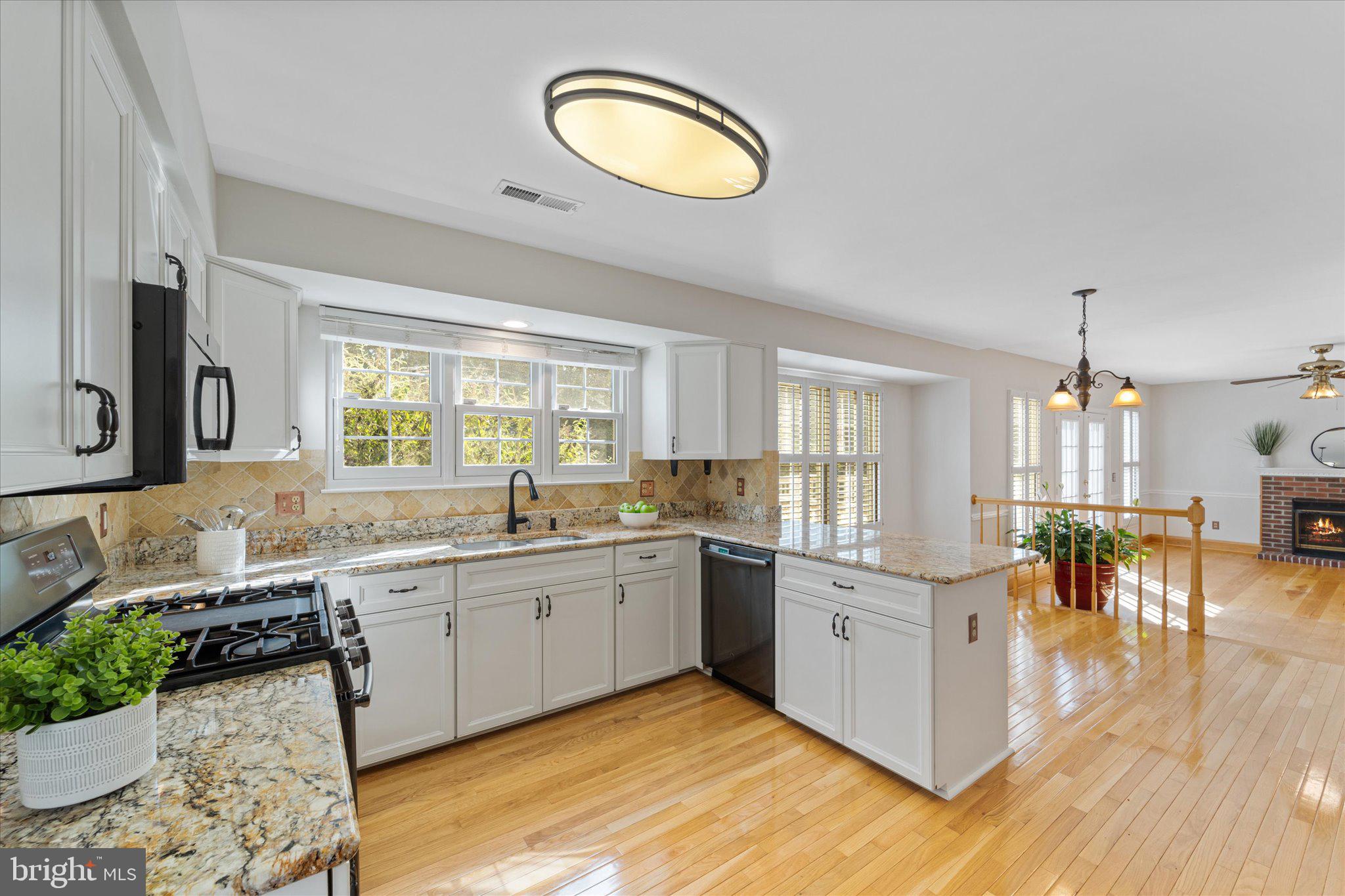 209 Foxborough Dr SW