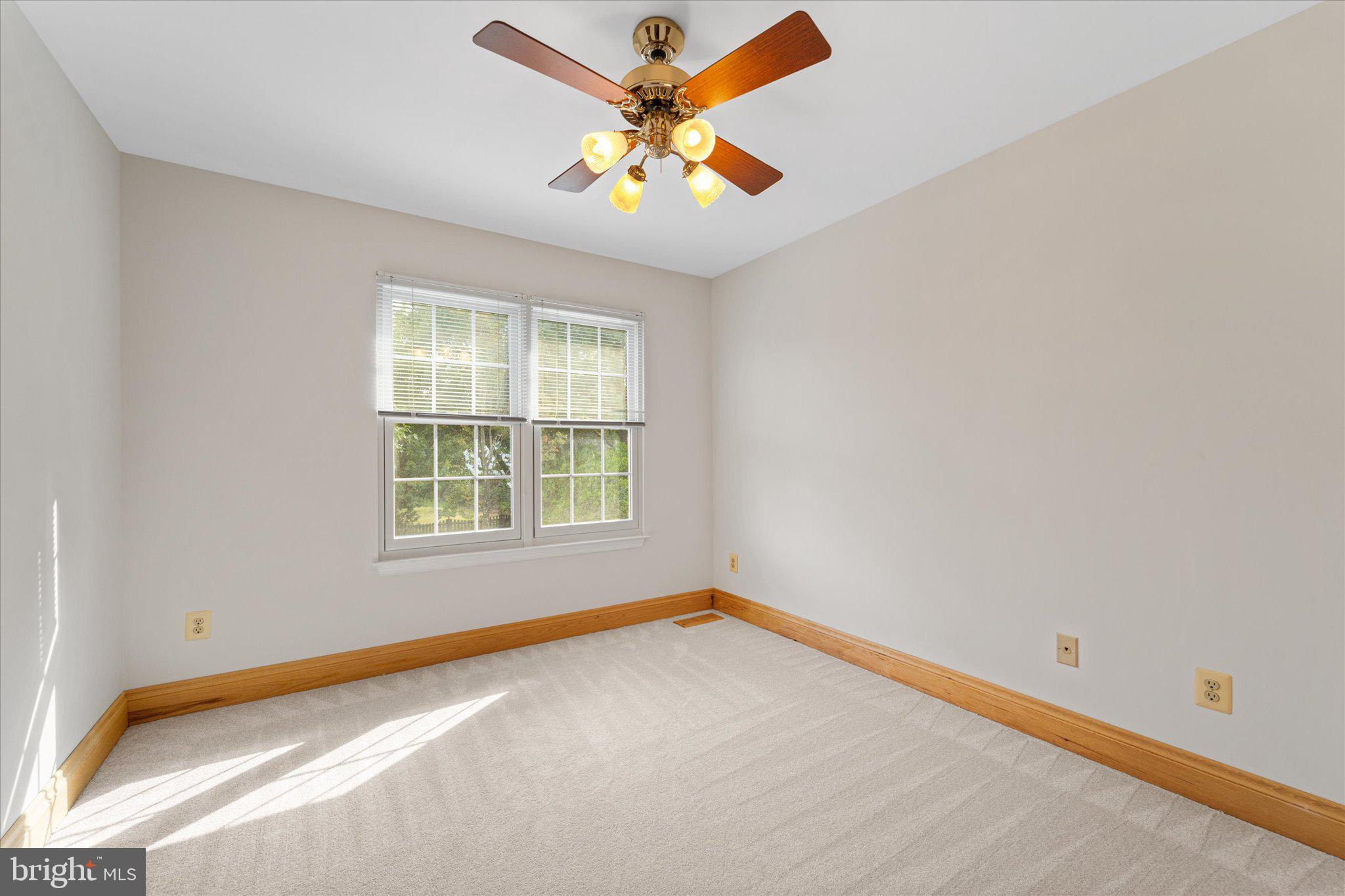 209 Foxborough Dr SW