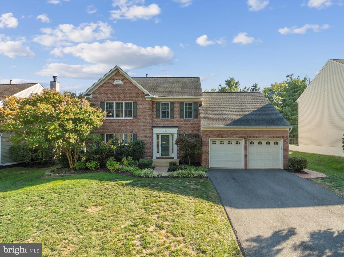 209 Foxborough Dr SW