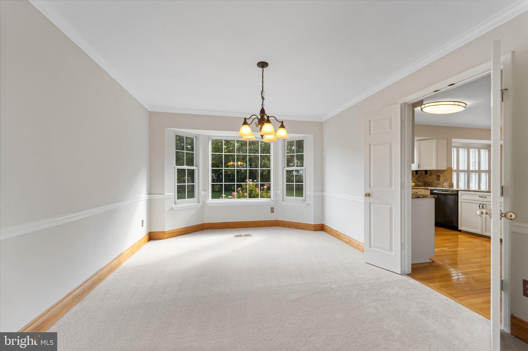 209 Foxborough Dr SW
