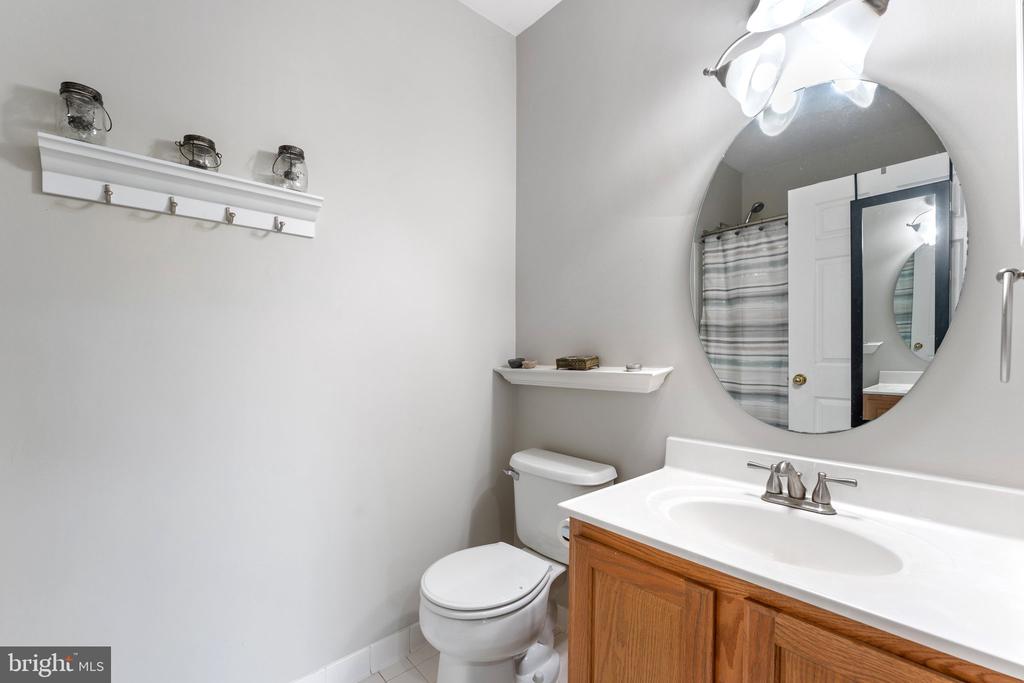 25260 Lake Shore Sq #202