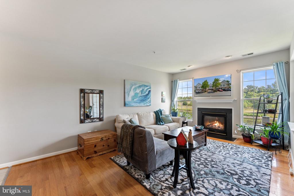 25260 Lake Shore Sq #202