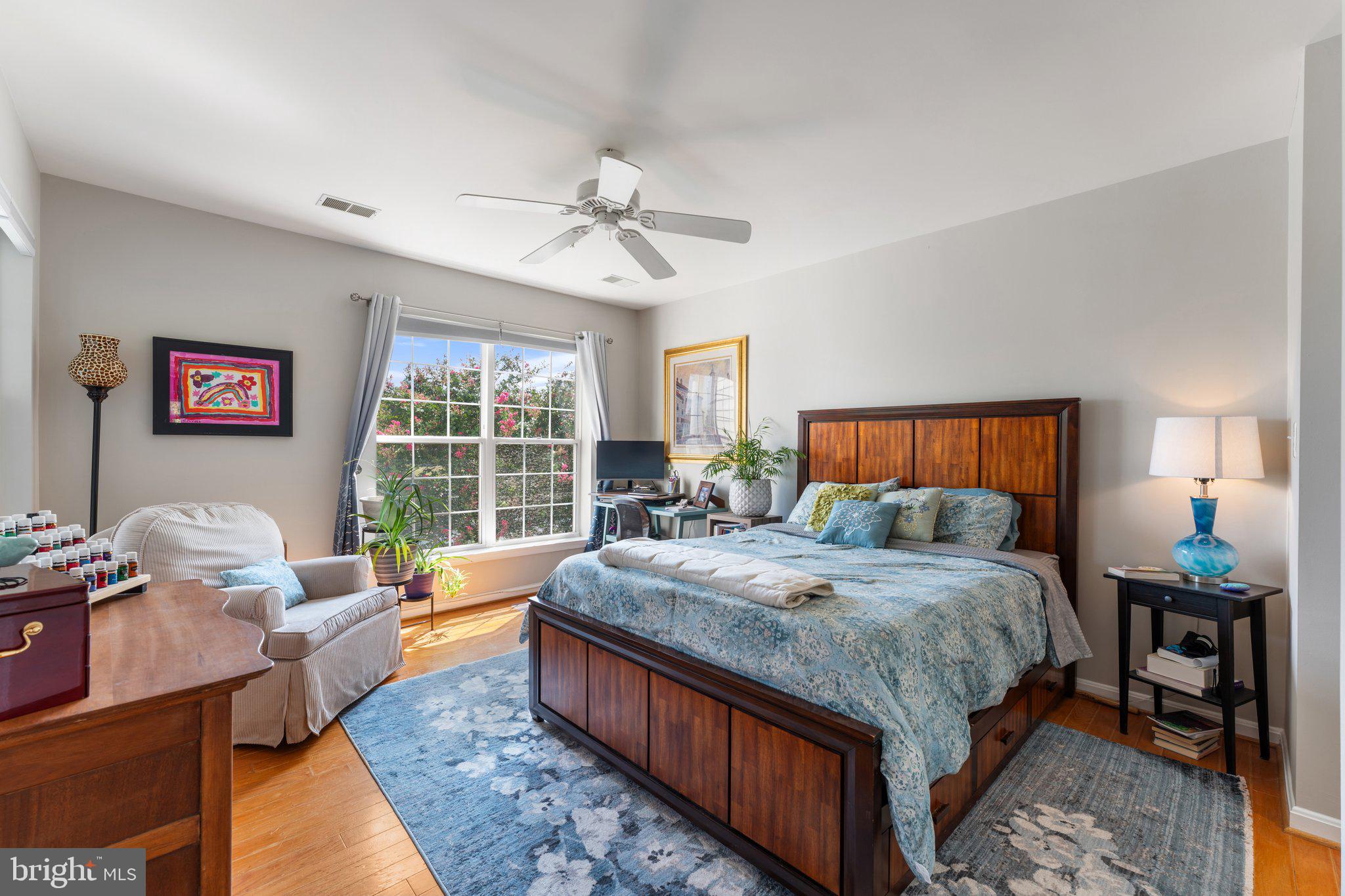 25260 Lake Shore Sq #202