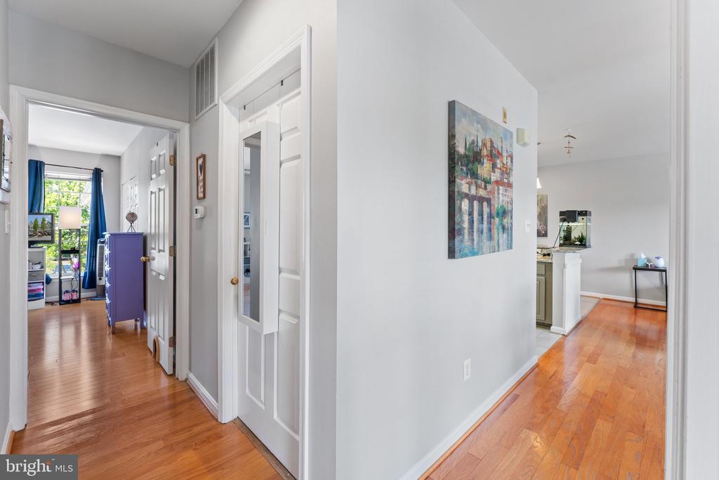 25260 Lake Shore Sq #202