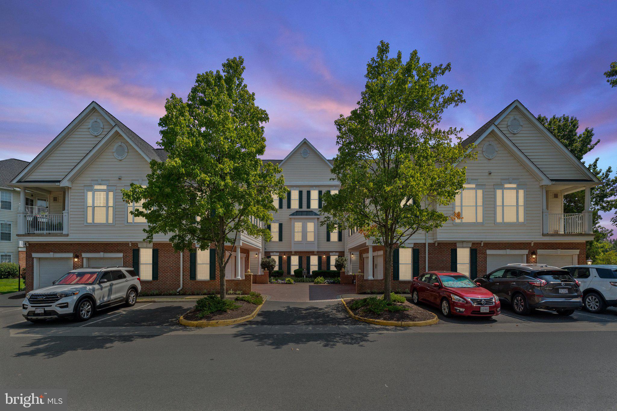 25260 Lake Shore Sq #202