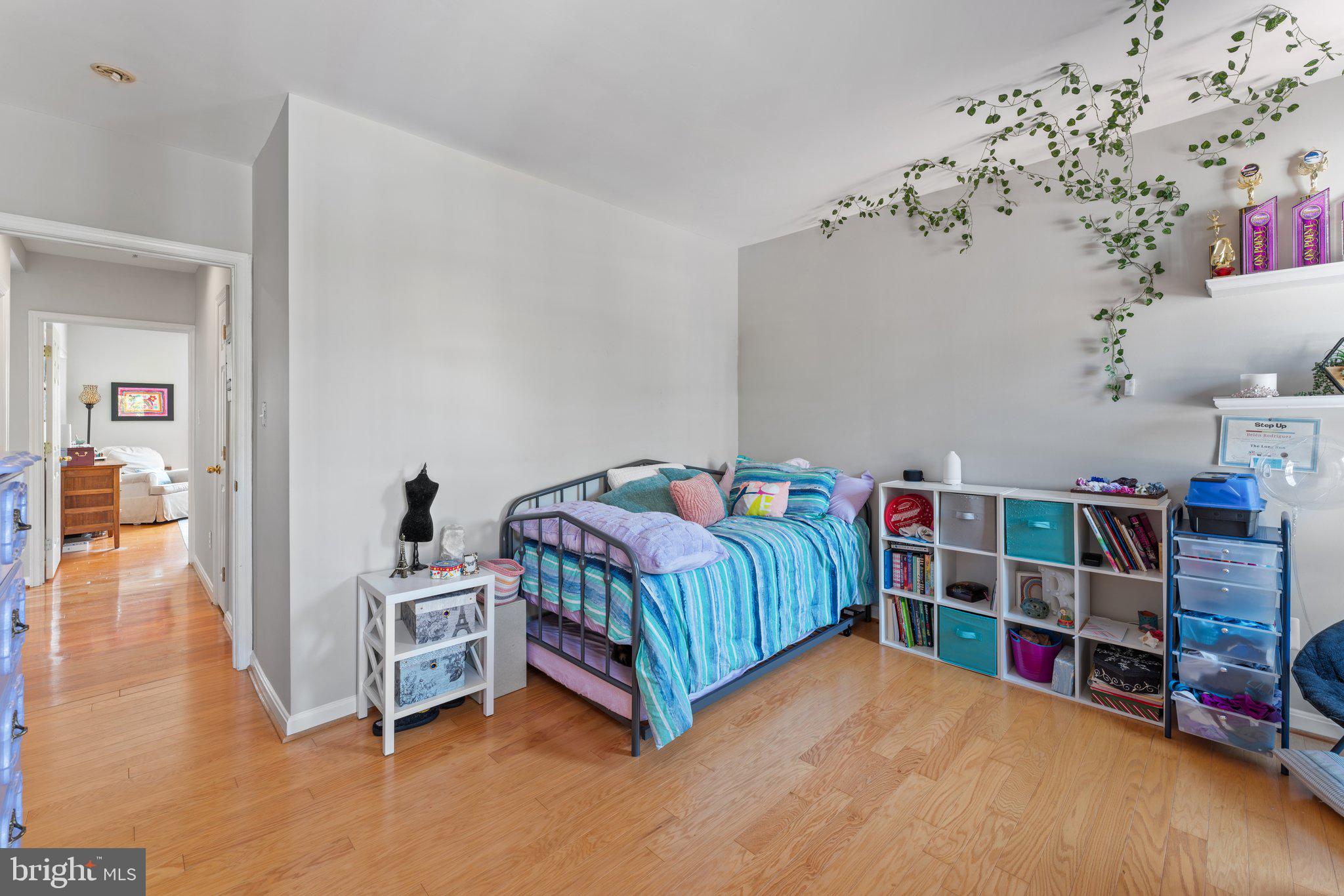 25260 Lake Shore Sq #202
