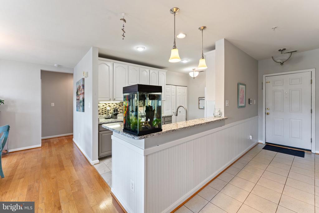 25260 Lake Shore Sq #202