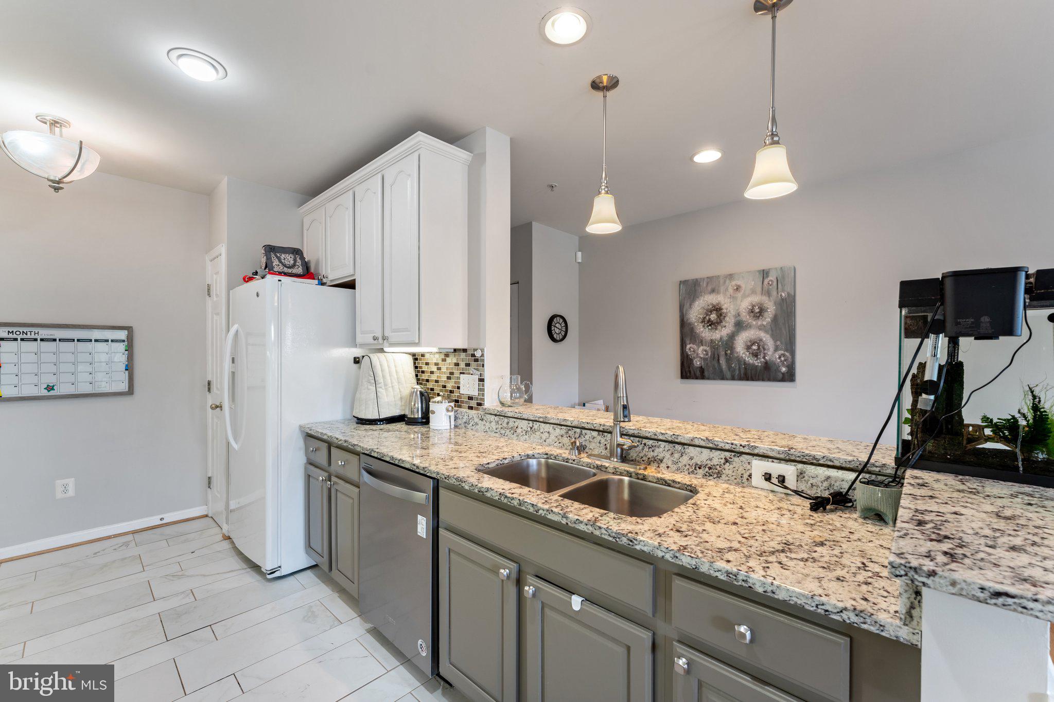 25260 Lake Shore Sq #202