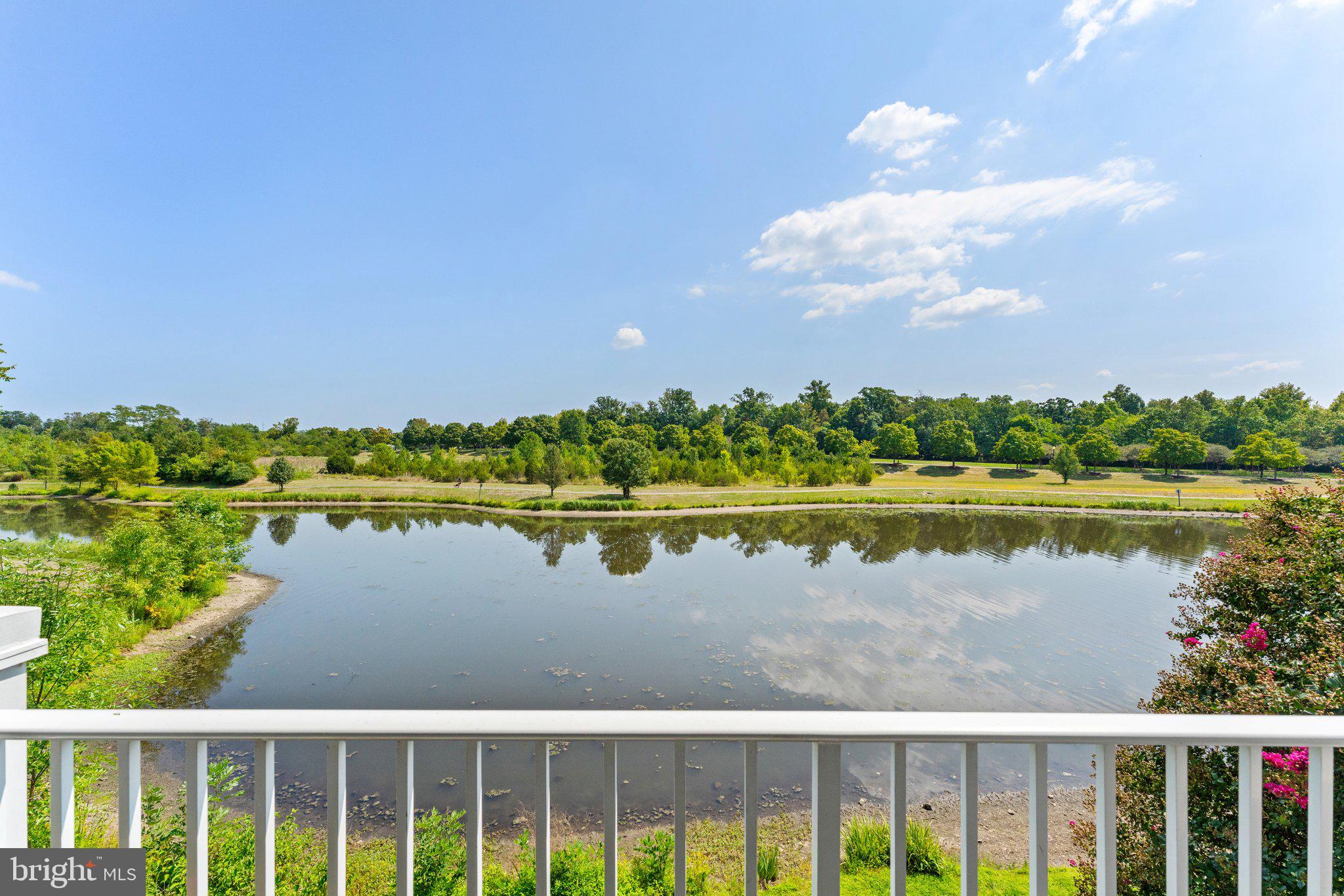 25260 Lake Shore Sq #202