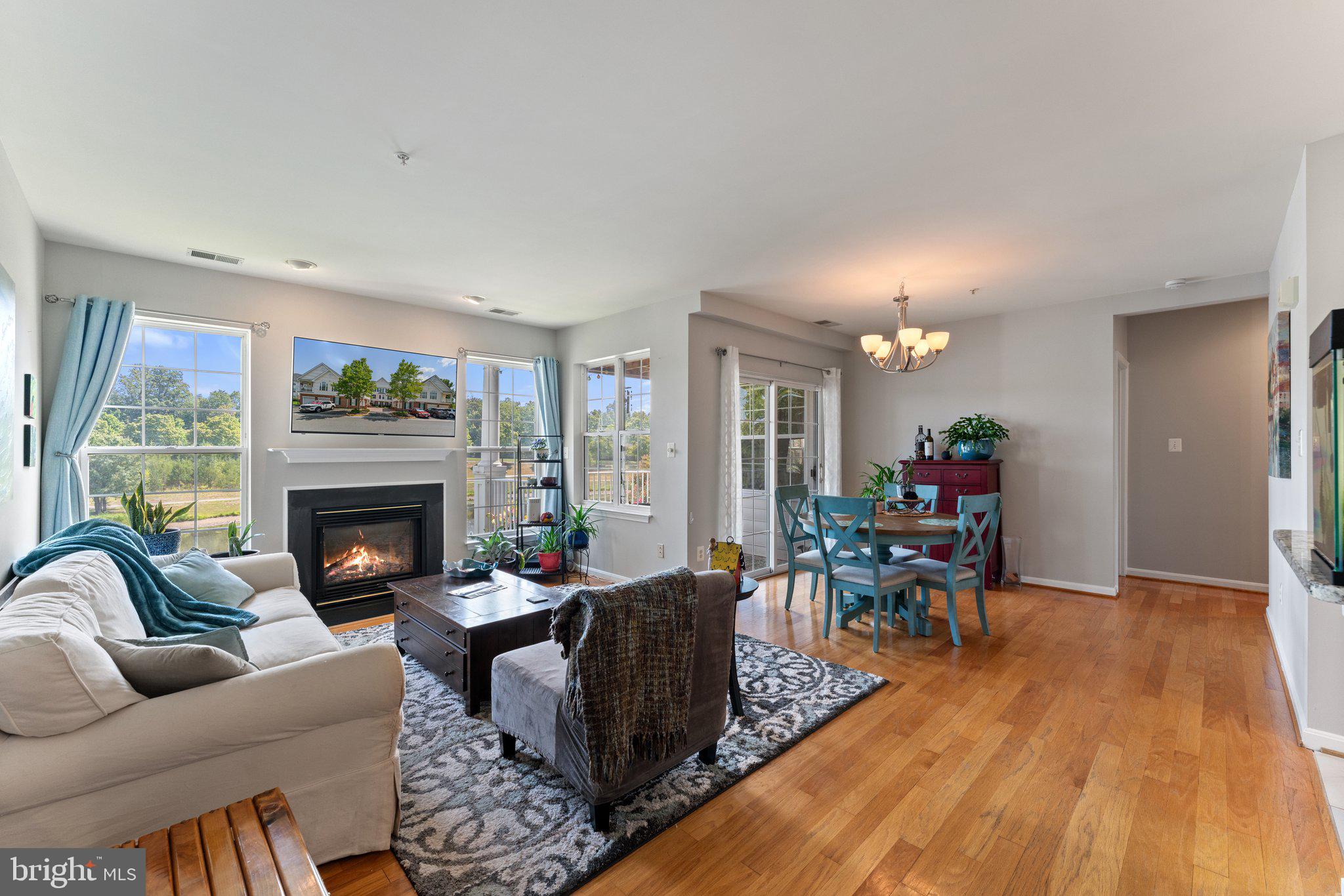 25260 Lake Shore Sq #202