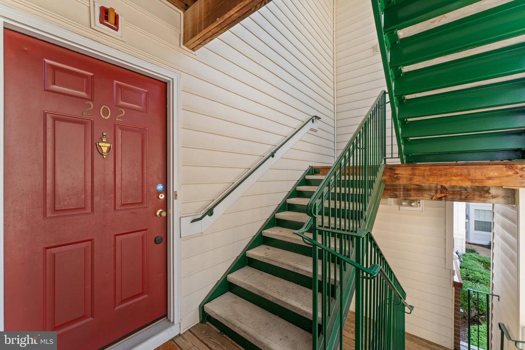 25260 Lake Shore Sq #202